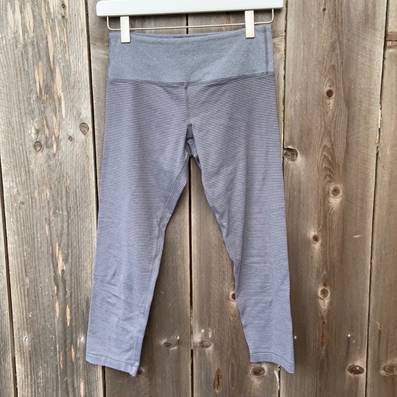 Vuori Grey Stripped Capri Leggings - Picture 1 of 13